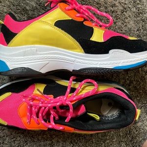 Multicolor shoes, size 8, great condition only worn once